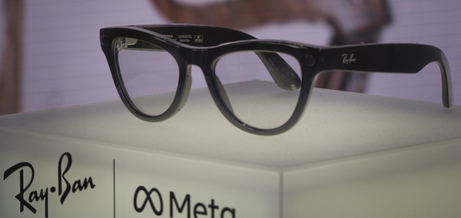Read more about the article Ray Ban Meta Smart Glasses Make Debut in India