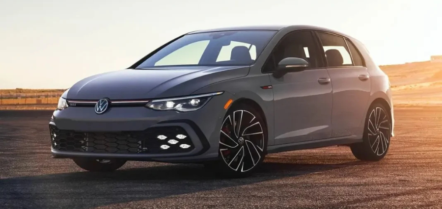 Read more about the article Volkswagen Golf GTI Debuts in India, First Batch Sold Out Instantly