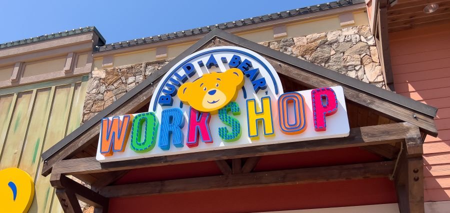 Read more about the article Build-A-Bear Workshop Thrives Despite Economic Uncertainty, Hits Record Revenue